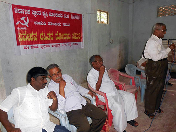 ಸಾಲಿಗ್ರಾಮ ಪ.ಪಂಚಾಯತ್ ಎದುರು ನಿವೇಶನರಹಿತರ ಪ್ರತಿಭಟನೆ